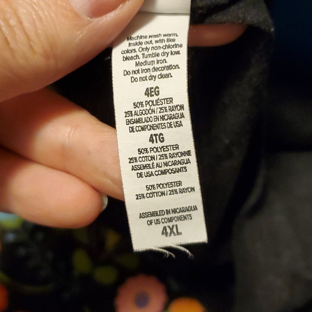 Plus size tee - Picture 4 of 4